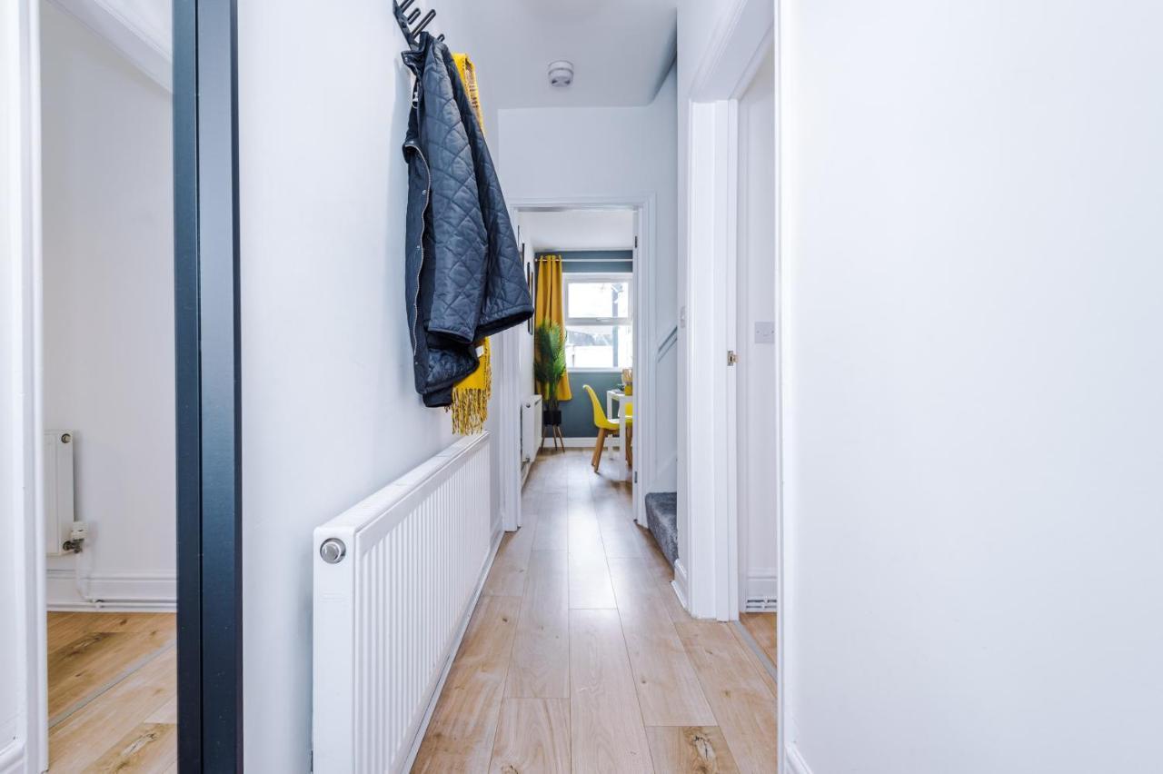 New! Stylish 2-Bed Home, In Chester By 53 Degrees Property, Ideal For Long Stays, Great Location - Sleeps 6 מראה חיצוני תמונה